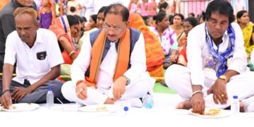 संविधान के मूल्यों को जन-जन तक पहुंचाने का संकल्प: समरसता भोज में शामिल हुए मुख्यमंत्री साय