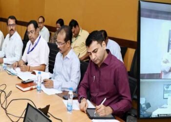  छत्तीसगढ़ के बस्तर संभाग से तेलंगाना एवं अन्य प्रांतो में प्रवासित परिवारों के लिए पुर्नवास के लिए बनेगी कार्ययोजना