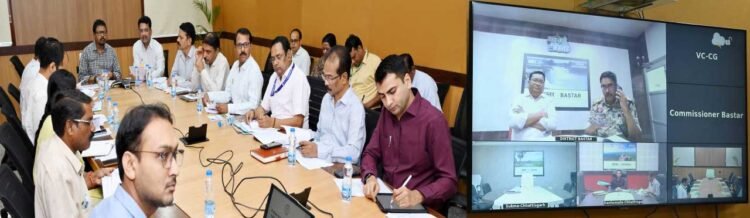  छत्तीसगढ़ के बस्तर संभाग से तेलंगाना एवं अन्य प्रांतो में प्रवासित परिवारों के लिए पुर्नवास के लिए बनेगी कार्ययोजना