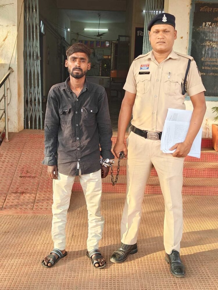 गांजा के साथ आरोपी बादल नेताम गिरफ्तार, ए.एन.टी.एफ. व थाना मंदिर हसौद पुलिस की संयुक्त कार्यवाही