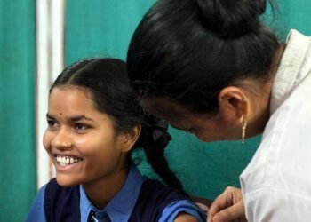 अपनी ज़िम्मेदारी निभाएं और अपनी बेटियों को सर्वाईकल कैंसर के खतरे से बचाएं