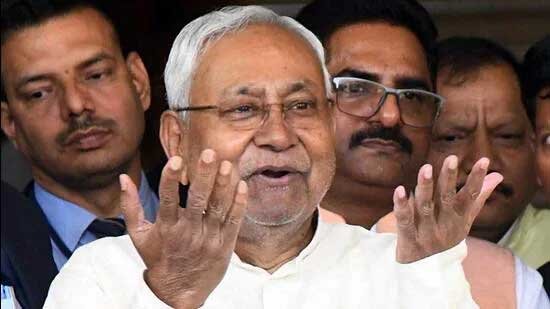 2 दशक बाद नीतीश कुमार की दिल्ली में एंट्री, अब भाजपा भरोसे बिहार! नए मुख्यमंत्री को लेकर सियासी हलचल तेज