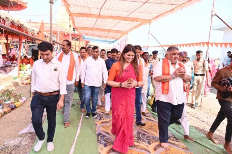 पर्यटन एवं संस्कृति मंत्री श्री राजेश अग्रवाल कवर्धा के जानकी वन धाम शिवालय में आयोजित प्राण-प्रतिष्ठा समारोह में हुए शामिल