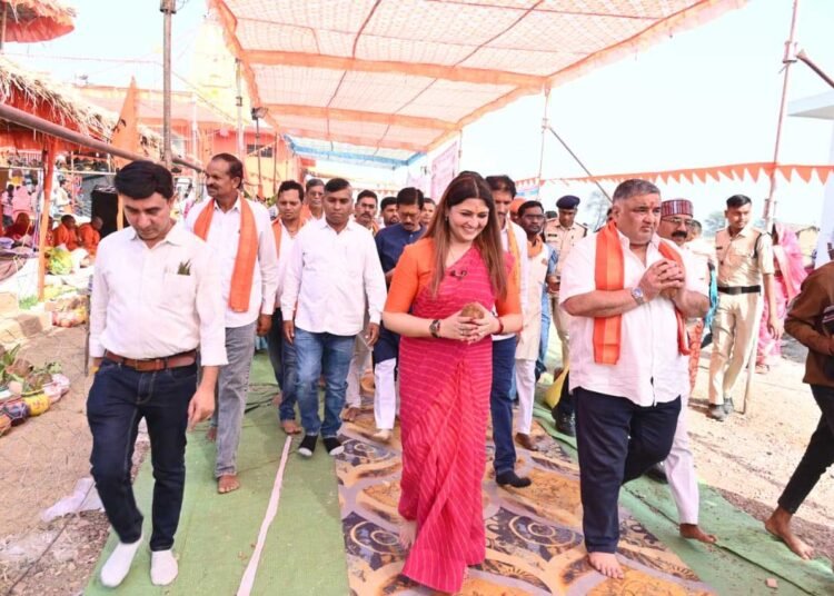 पर्यटन एवं संस्कृति मंत्री श्री राजेश अग्रवाल कवर्धा के जानकी वन धाम शिवालय में आयोजित प्राण-प्रतिष्ठा समारोह में हुए शामिल