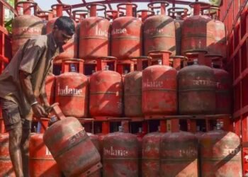 LPG गैस को लेकर फैल रही है भ्रामक खबर, पेट्रोलियम मंत्रालय ने राज्यों को दिए ये 5 बड़े निर्देश