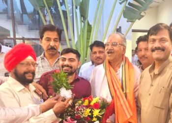  भाजपा अल्पसंख्यक मोर्चा ने बृजमोहन अग्रवाल को दी जन्मदिन पर मुबारकबाद