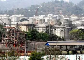 भारत के पास 60 या केवल 18 दिन का बचा पेट्रोल-डीजल? 15% घटा कच्चे तेल का भंडार