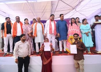 मोहतरा समाधान शिविर में 834 आवेदन प्राप्त, 246 मामलों का मौके पर निराकरण