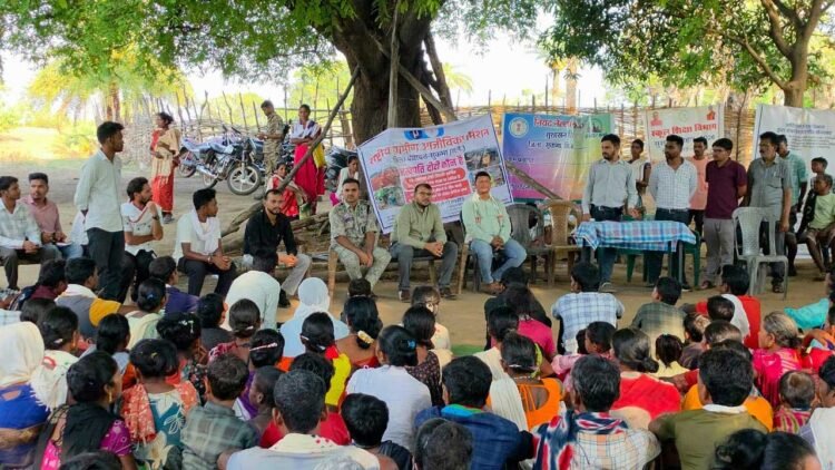 सुशासन की मोटरसाइकिल से दुर्गम पहाड़ों तक पहुँचे कलेक्टर-एसपी