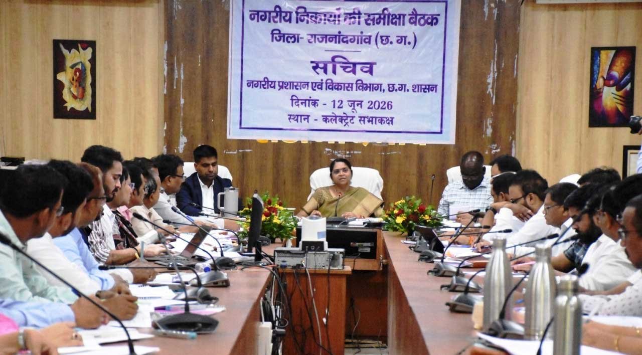 बेहतर समन्वय और सहयोग से शहर के विकास व स्वच्छता के लिए करें कार्य : श्रीमती शंगीता आर.