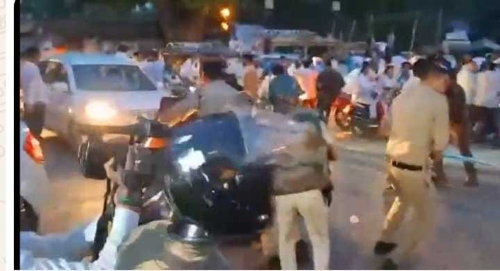 NEET पर आंदोलन कम, रीलों का ऑडिशन ज्यादा! सांसद आवास घेरने पहुंचे कार्यकर्ताओं में कैमरे के सामने आने की होड़