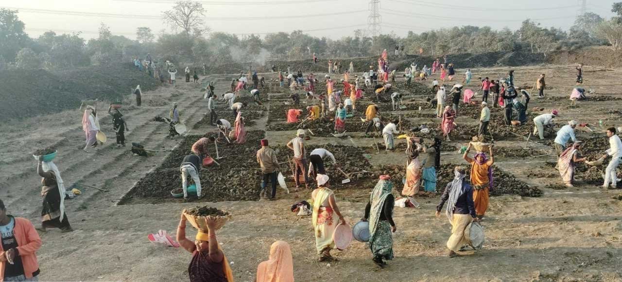 मनरेगा अंतर्गत प्रदेश में प्रतिदिन 11 लाख से अधिक श्रमिकों को रोजगार, 57 प्रतिशत महिलाएं