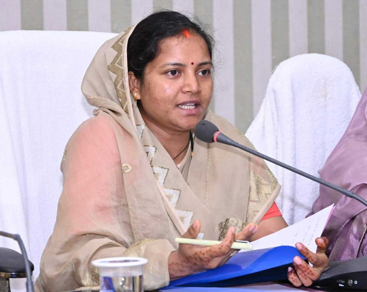 महिला एवं बाल विकास मंत्री श्रीमती लक्ष्मी राजवाड़े ने लिया बड़ा फैसला