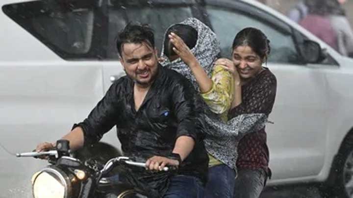 भारत आ गया मॉनसून, शुरू हो गई बंपर बारिश; दिल्ली और UP कब तक पहुंचेगा