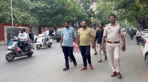 जो कल तक दिखाता था रौब, पुलिस की दबिश पड़ते ही निकली हेकड़ी; बंधक बनाकर मारपीट और लूटकांड में दो गिरफ्तार