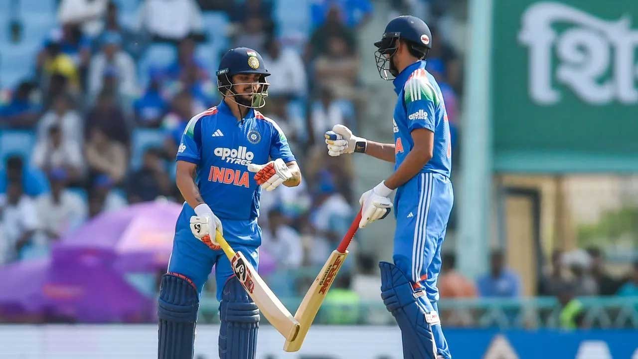 ICC T20 रैंकिंग में बड़ा उलटफेर: अभिषेक शर्मा को पछाड़कर नंबर वन बने ईशान किशन, बुमराह व गिल का भी जलवा