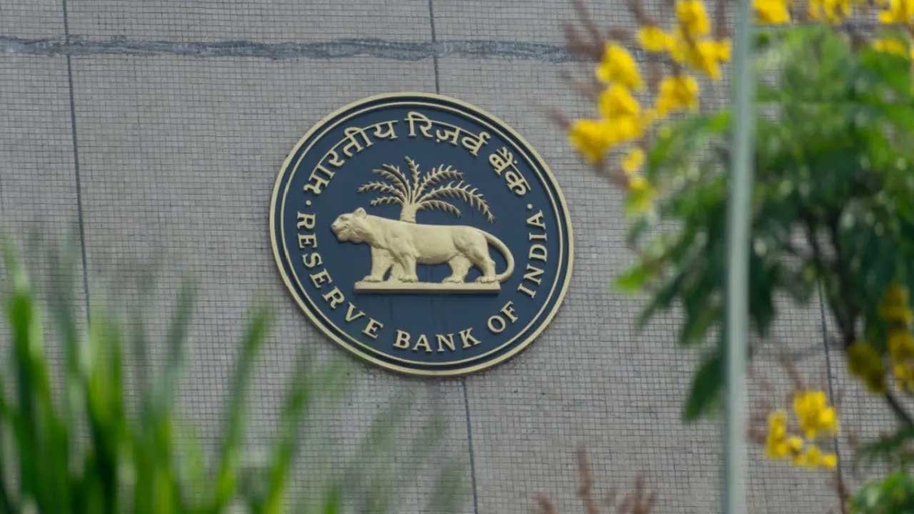 देश पर बढ़ा विदेशी कर्ज, ₹72,00,000 करोड़ के पार पहुंचा आंकड़ा; आम आदमी पर क्या असर?