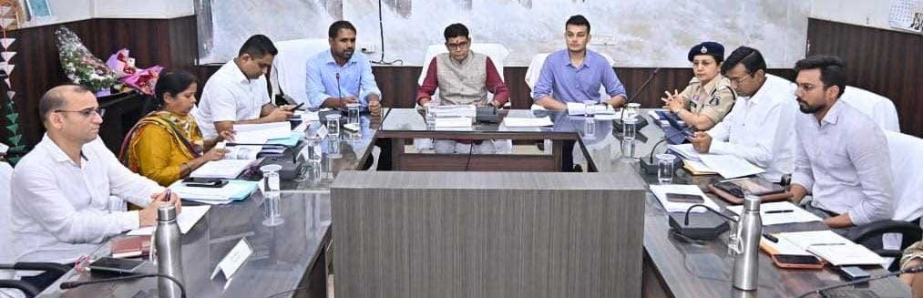 राजस्व मामलों में देरी बर्दाश्त नहीं, समय पर निपटाएं नामांतरण और बंटवारा-मंत्री टंक राम वर्मा