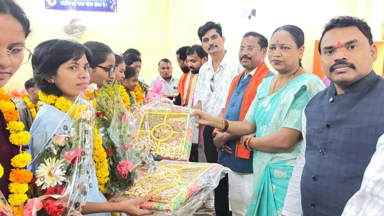  छू लो आसमान के 52 विद्यार्थियों ने नीट-यूजी 2026 में की सफलता हासिल