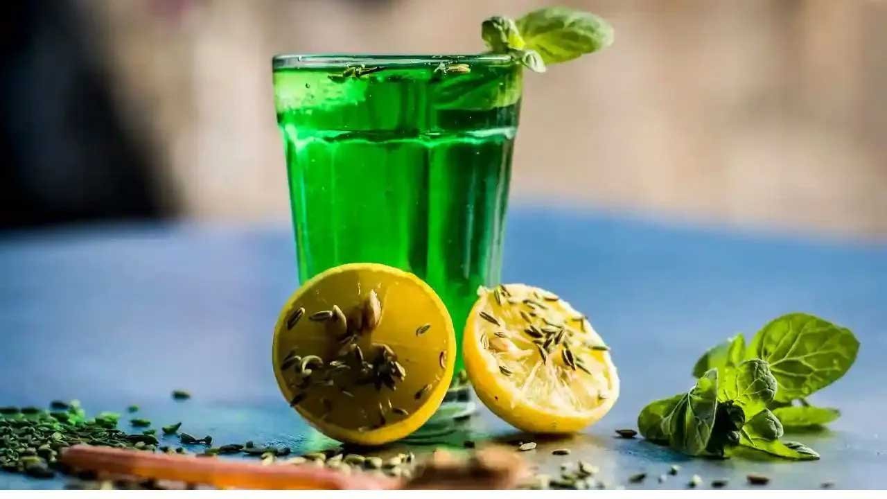 सुबह की इस ड्रिंक को बनाएं रूटीन, सौंफ का पानी देगा सेहत से जुड़े 6 फायदे