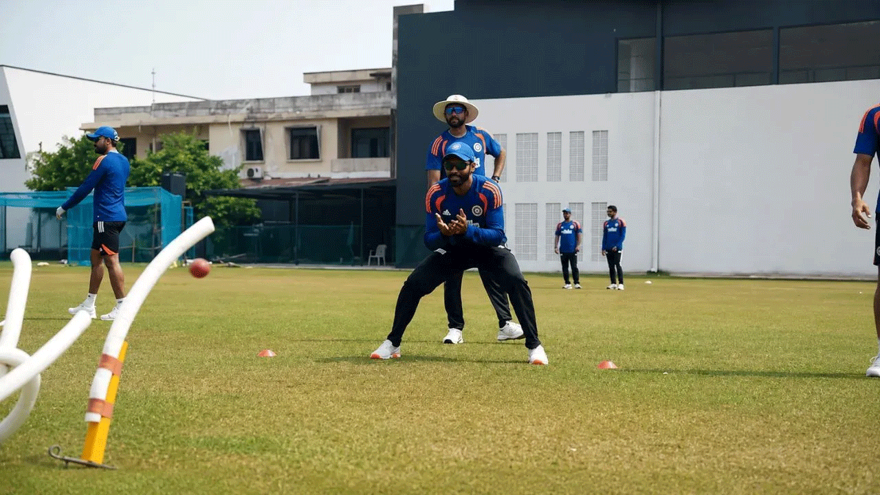 BCCI ने शेयर किया टीम इंडिया का मजेदार प्रैक्टिस वीडियो, नए फील्डिंग कोच ने खिलाड़ियों को दिया बड़ा चैलेंज