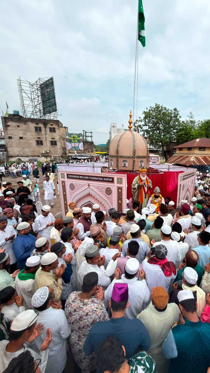 रायपुर में गूंजा 1501वें जश्ने ईद मिलादुन्नबी ﷺ का पैगाम, अमन-मोहब्बत और भाईचारे के साथ निकला ऐतिहासिक जुलूस