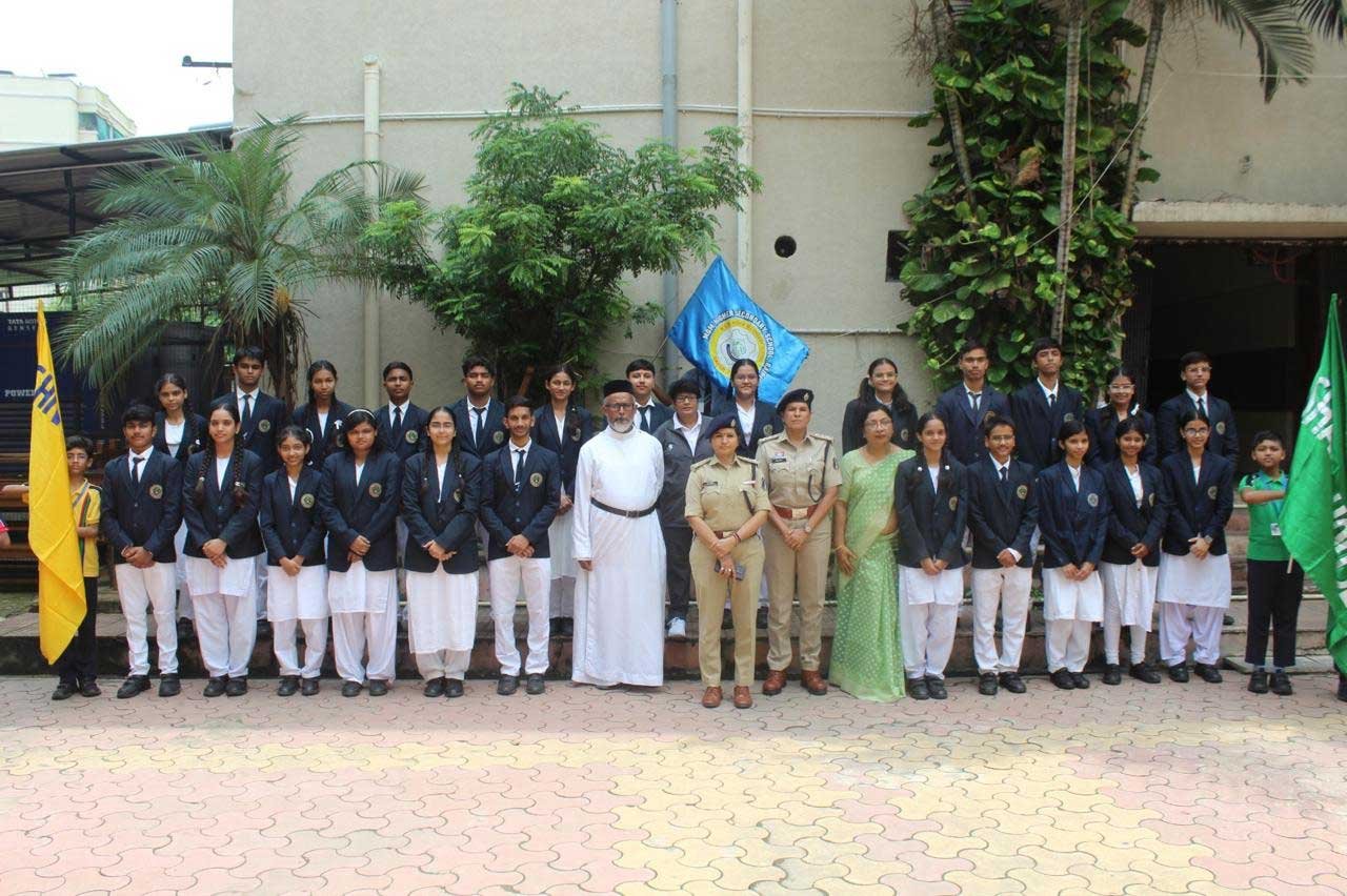 एम ज़ी एम हायर सेकेंडरी स्कूल में छात्रसंघ पदभार एवं शपथ ग्रहण समारोह, पौधारोपण का आयोजन