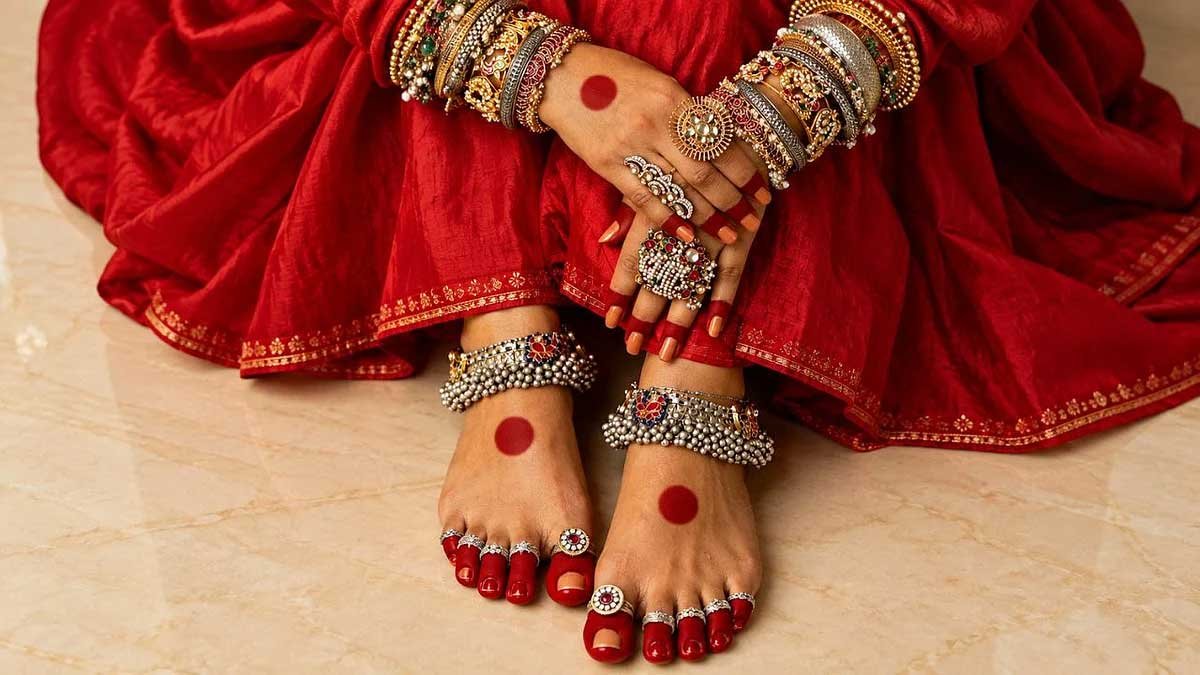 चांदी की बिछिया पहनने की क्या है परंपरा? जानिए विवाह से लेकर सेहत तक का कनेक्शन