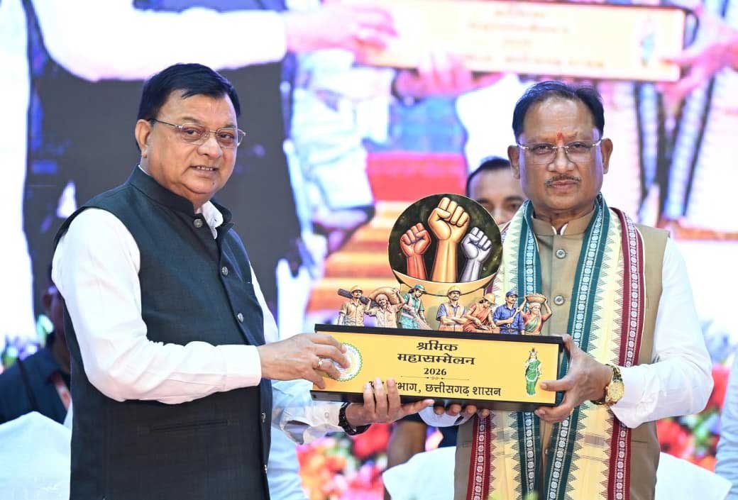 श्रमवीरों के परिश्रम और पसीने से हो रहा समृद्ध छत्तीसगढ़ का निर्माण: मुख्यमंत्री विष्णु देव साय