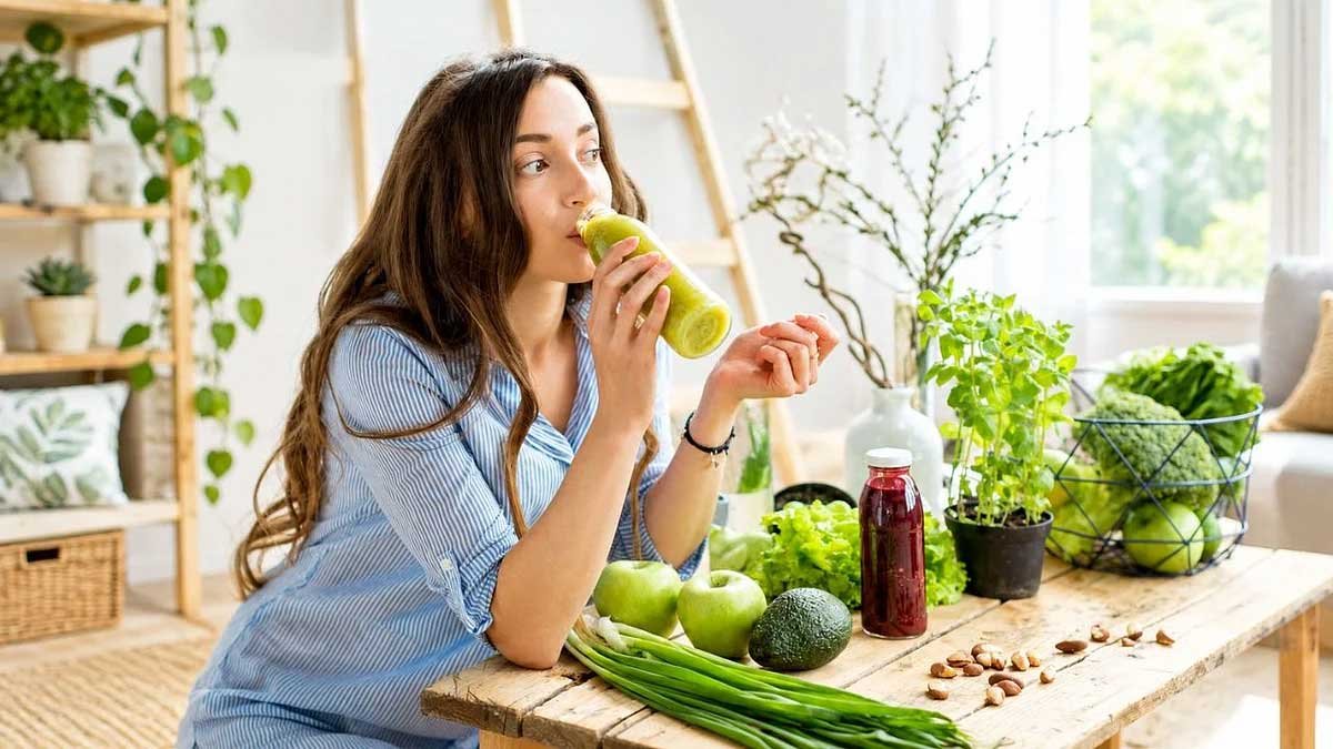 40 के बाद चेहरे की झुर्रियां कम करने में मदद कर सकते हैं ये 5 हेल्दी ड्रिंक्स