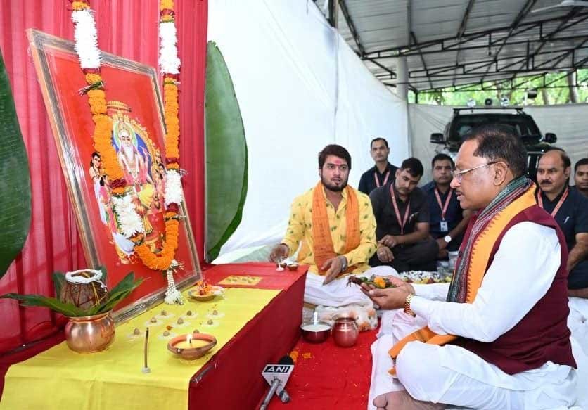 सृजन, कौशल और श्रम के सम्मान का संदेश देती है भगवान विश्वकर्मा की आराधना: मुख्यमंत्री विष्णु देव साय
