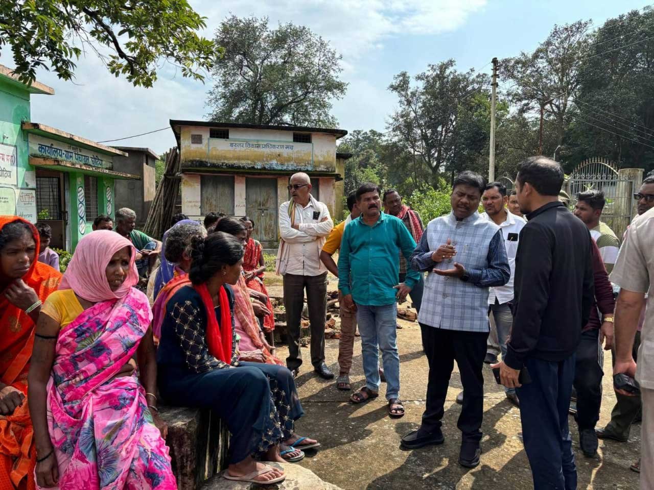 वन मंत्री श्री केदार कश्यप ने बस्तर के बाढ़ प्रभावित क्षेत्रों का लिया जायजा