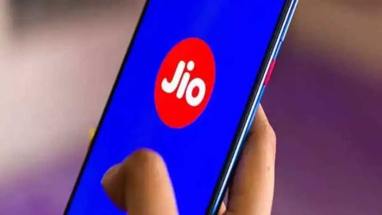 Reliance Jio का धमाका! 5G ग्राहकों की संख्या 30 करोड़ के पार, कमाई में भी जबरदस्त उछाल