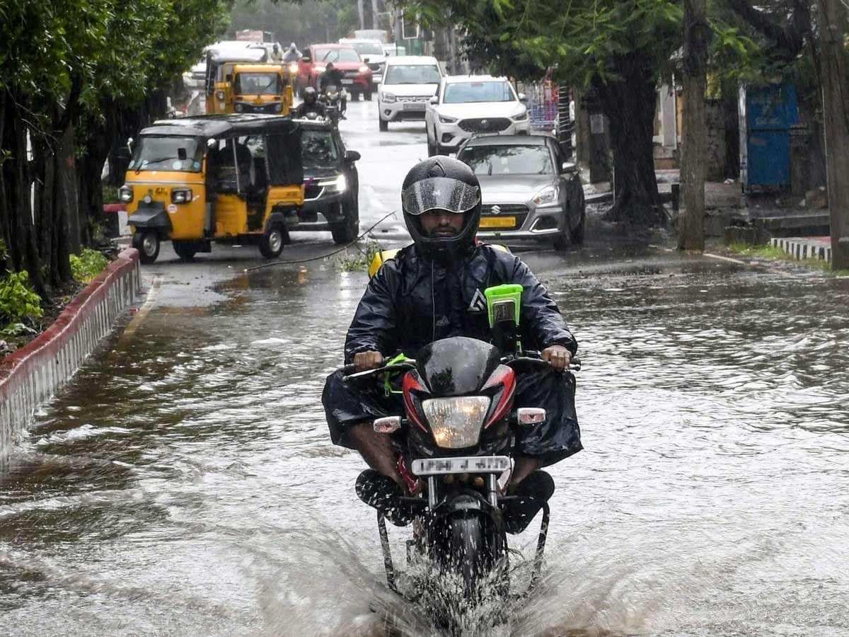 Weather Update: 24 राज्यों में बारिश का अलर्ट, आंध्र-ओडिशा में चक्रवात का खतरा
